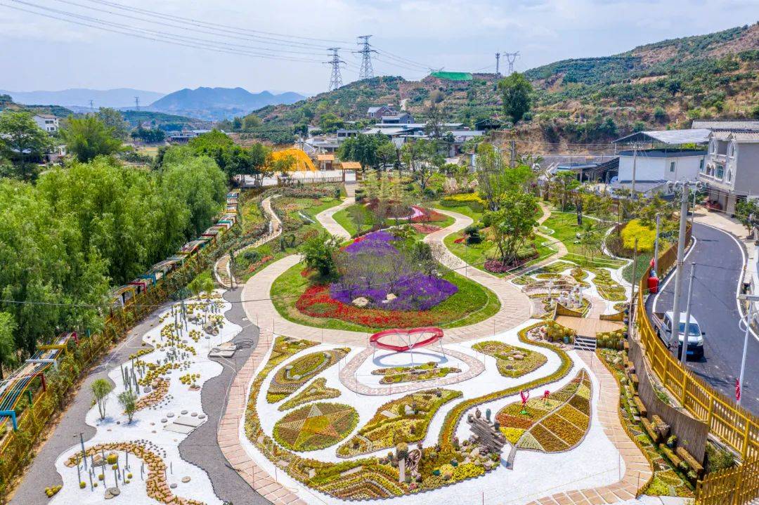 用“零碳”钥匙 打开“绿色大门” 来仁和区首个“零碳村”体验未来低碳生活(图1)
