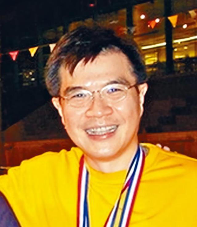 2015年香港教授出轨妻女车内蹊跷身亡两个瑜伽球成破案关键(图2)