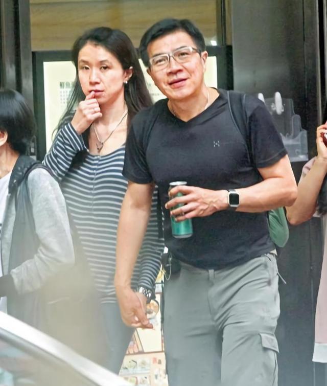 2015年香港教授出轨妻女车内蹊跷身亡两个瑜伽球成破案关键(图11)