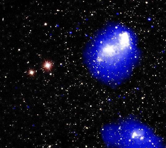 科学家发现星系间的桥梁接近光速的电子建起了一座射电桥(图2)