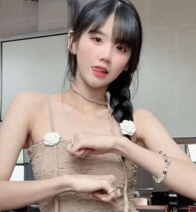 网上很火的“纯欲”是什么意思？看完井川里予就知道了(图3)