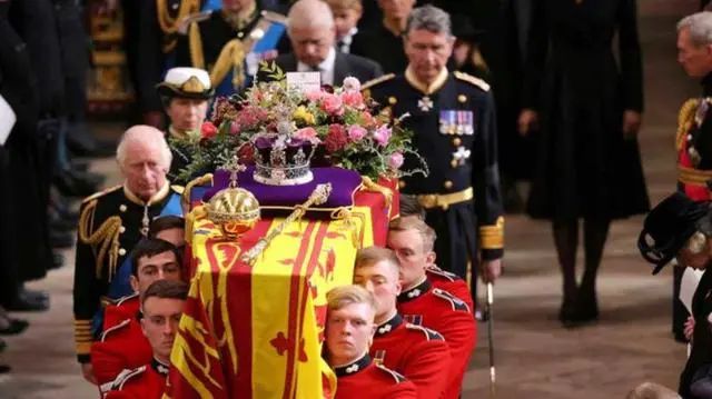 英国女王棺椁停放数日难道不怕遗体腐败吗？(图1)