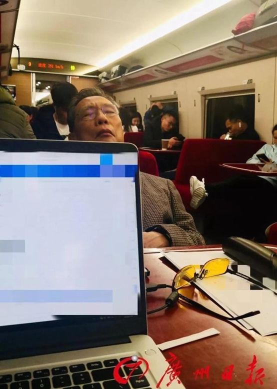 为做实验吸煤气？做慈善做到“破产”？这些正能量狠人我服！(图1)