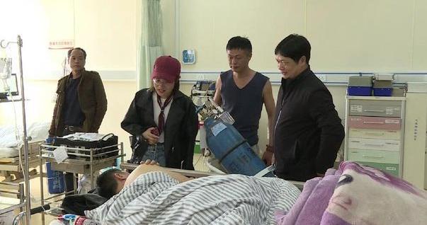 班主任家访意外救下一家四口事发经过披露令人感到揪心(图1)