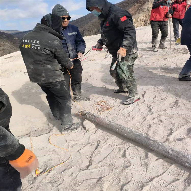 内蒙古赤峰二氧化碳爆破设备致裂设备活化器(图2)