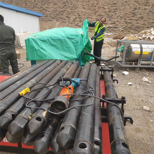 新疆二氧化碳爆破活化器多少钱一根(图4)